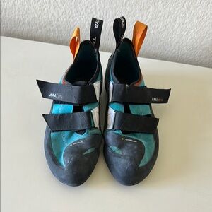 TENAYA Arai ST-U Rock Climbing Shoes - Black and Teal Women’s 5 1/2